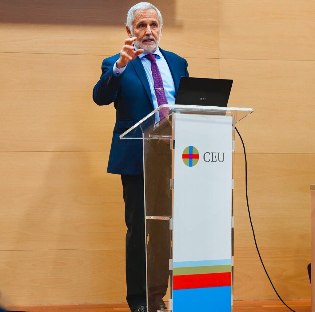 Dr. José Luis de la Hoz. director Clínica De La Hoz. Dentistas en Chamartín Clínica De La Hoz